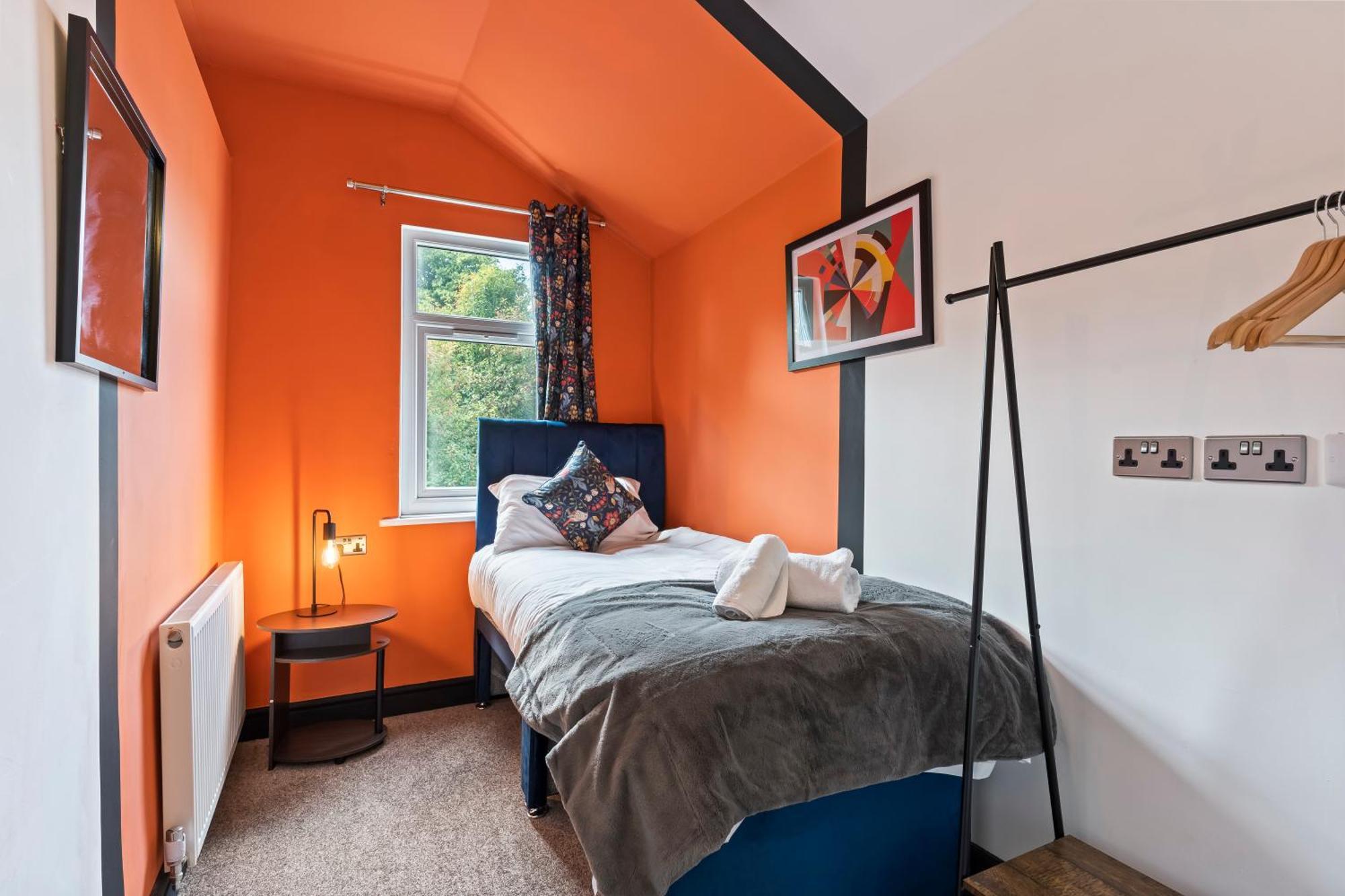 4 Bedroom, 2 Bath In Newcastle Town Centre ภายนอก รูปภาพ