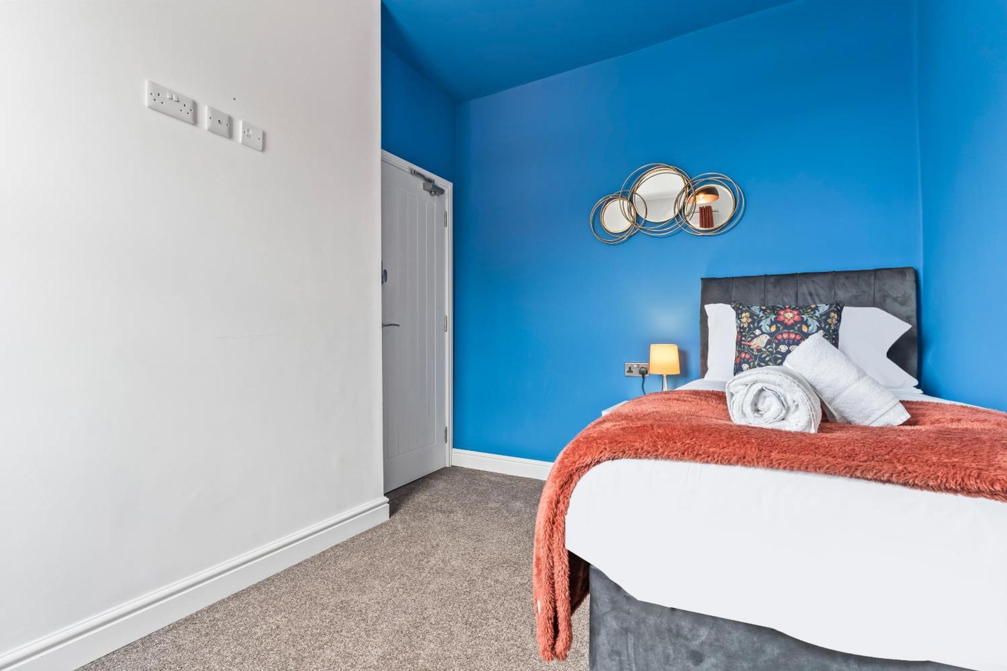 4 Bedroom, 2 Bath In Newcastle Town Centre ภายนอก รูปภาพ