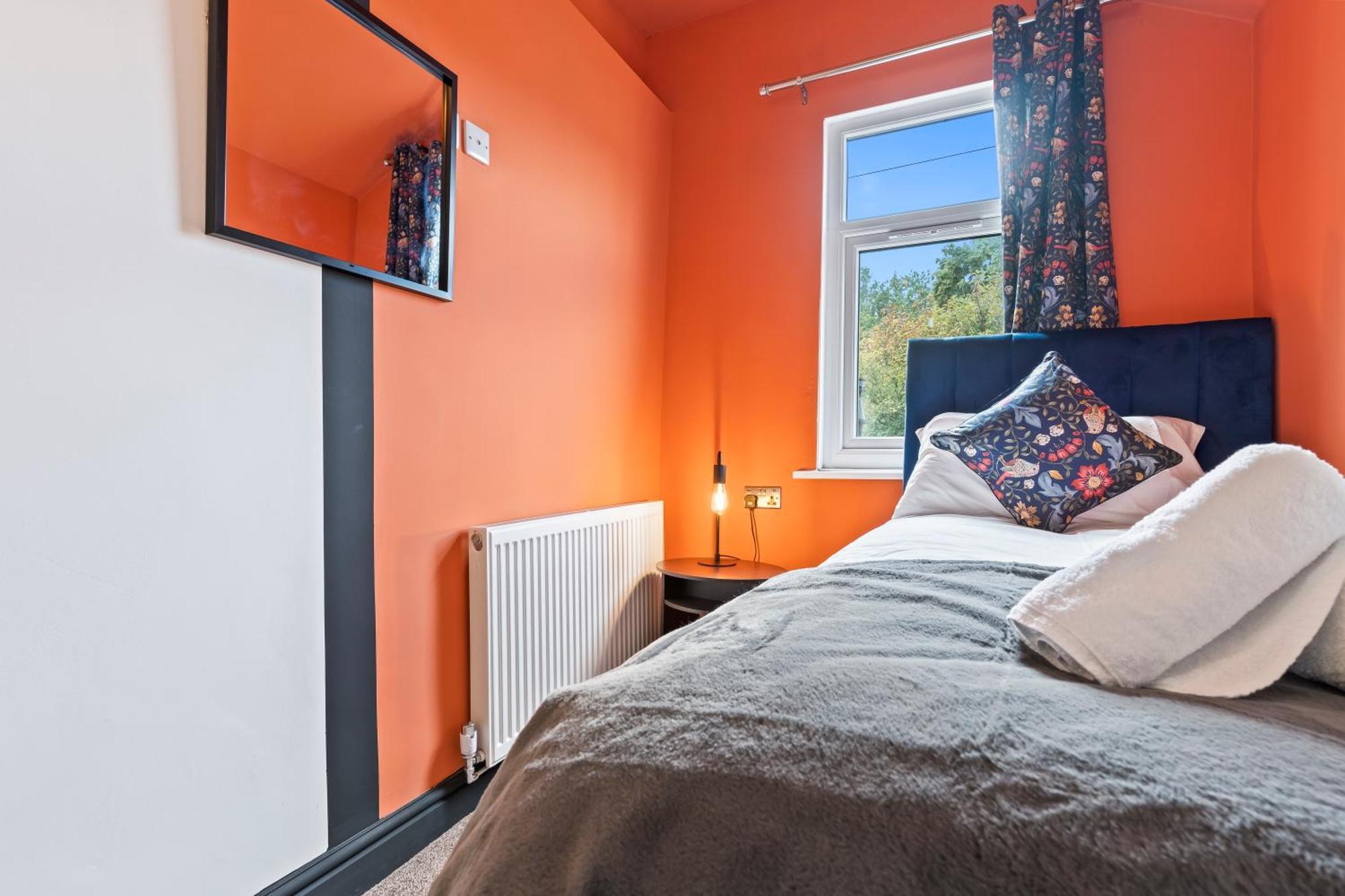 4 Bedroom, 2 Bath In Newcastle Town Centre ภายนอก รูปภาพ