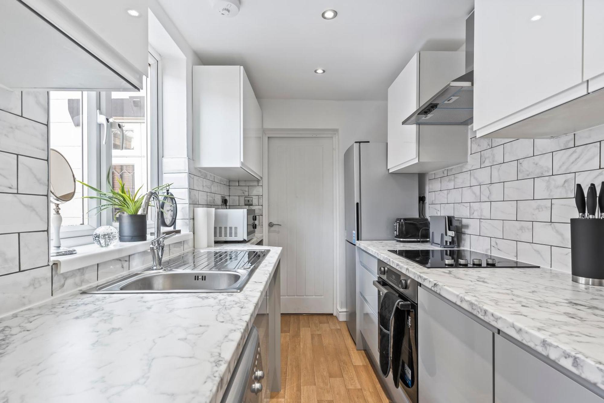 4 Bedroom, 2 Bath In Newcastle Town Centre ภายนอก รูปภาพ