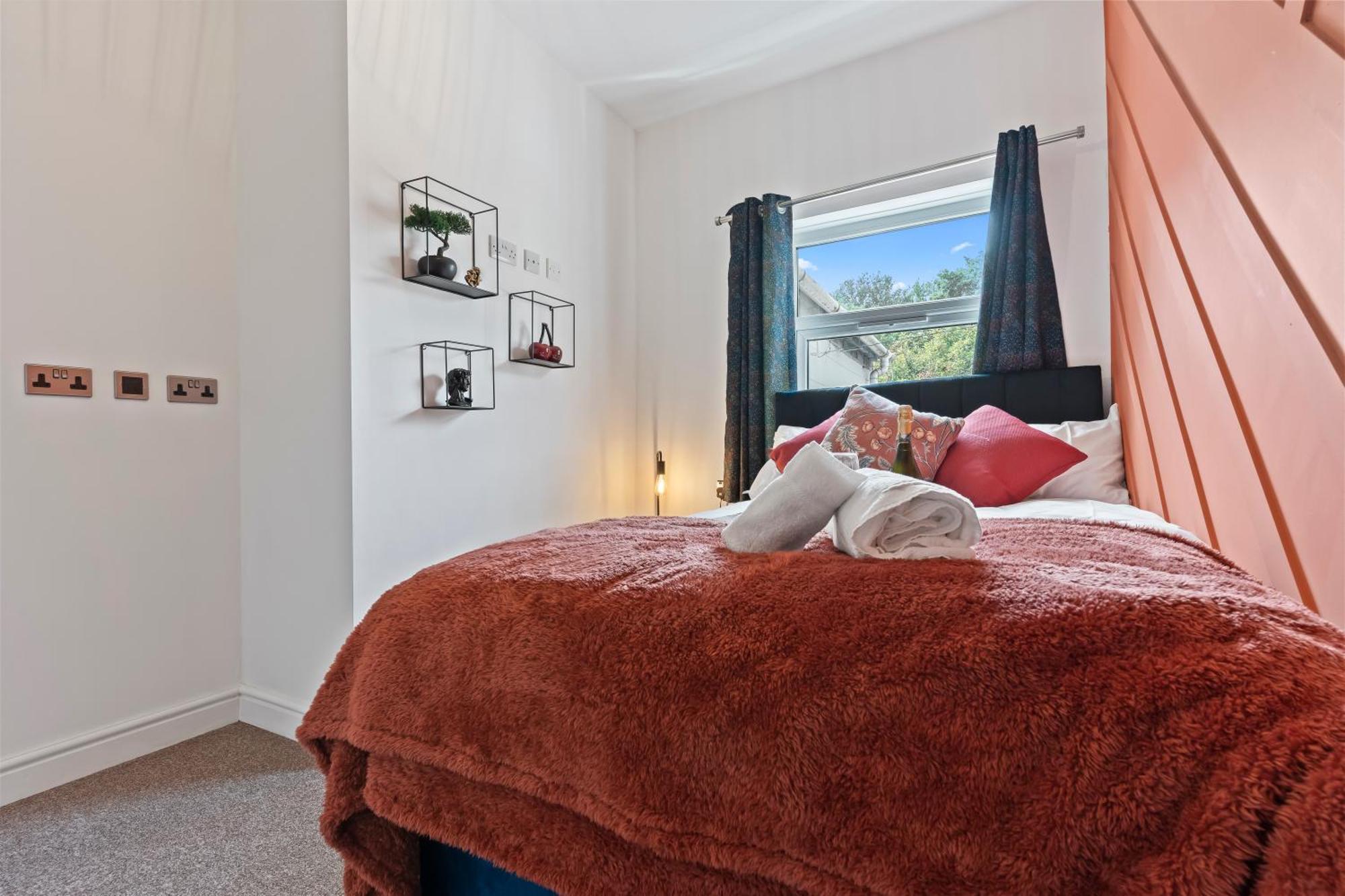 4 Bedroom, 2 Bath In Newcastle Town Centre ภายนอก รูปภาพ